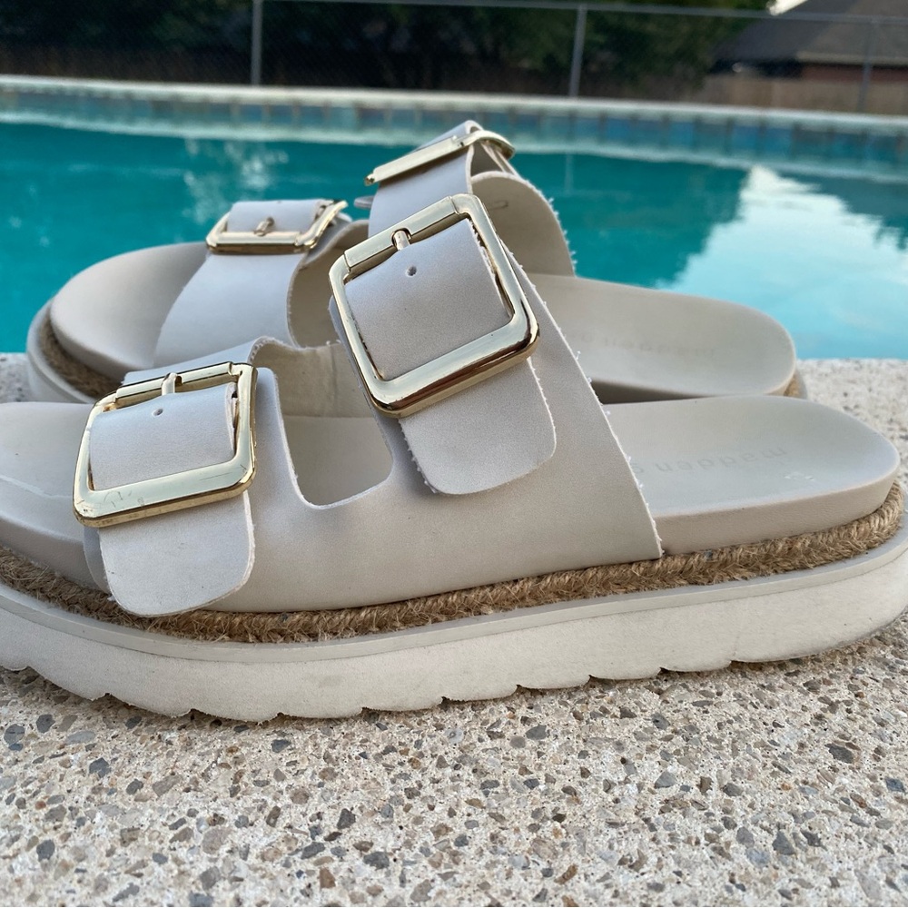 *SOLD* Madden Girl Mythical Platform Sandals Color-Bone (Ivory) with Gold Size 7 - Picture 11 of 14